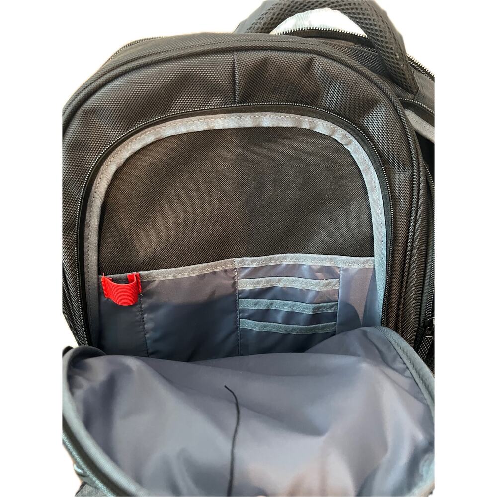 Perry Ellis Portfolio Padded Backpack - Picture 4 of 6